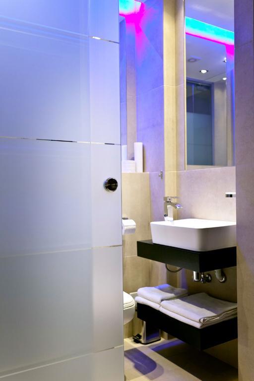 Nu Hotel Лодзь Экстерьер фото