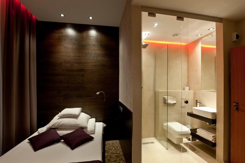 Nu Hotel Лодзь Экстерьер фото